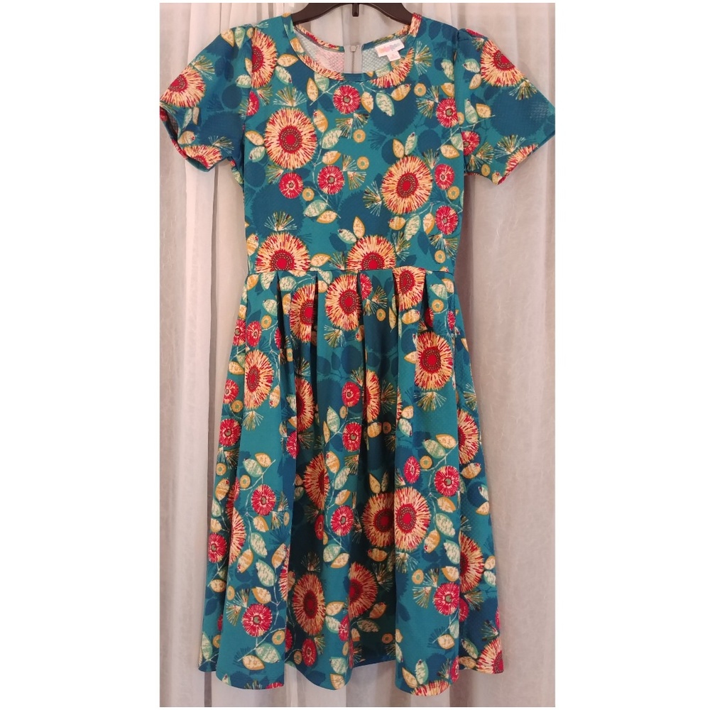 EUC Small LuLaRoe Amelia